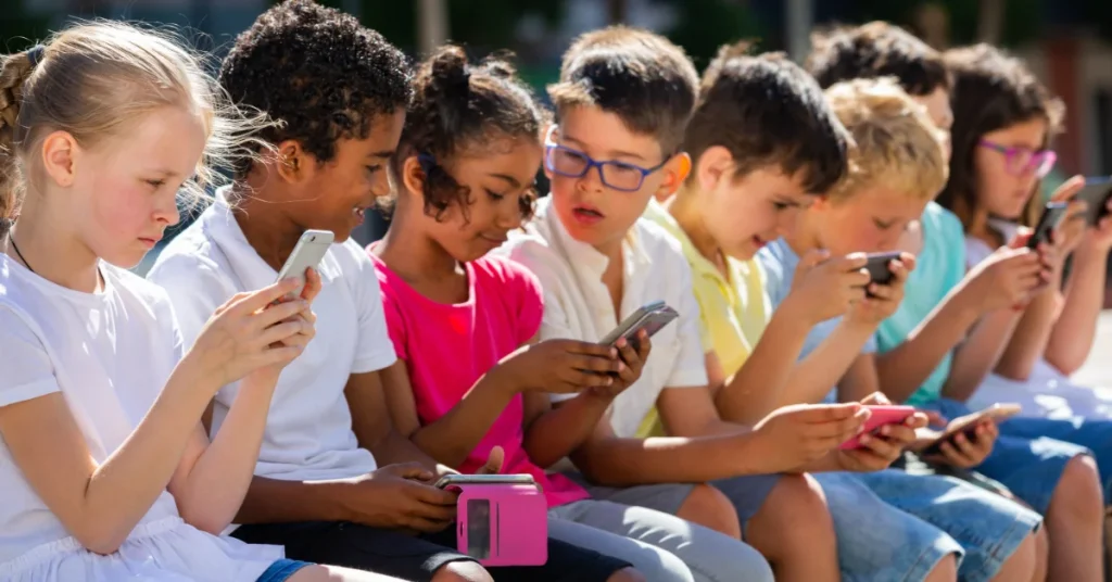 Managing Screen Time During Summer Holidays